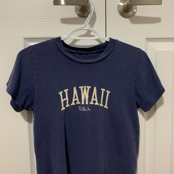 Brandy Melville hawaii t-shirt - Picture 2 of 3